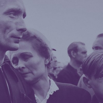 Willi Aderholt mit Mutter und Sohn, Friedland Quelle: Pinneberg Museum, CC BY-SA 4.0