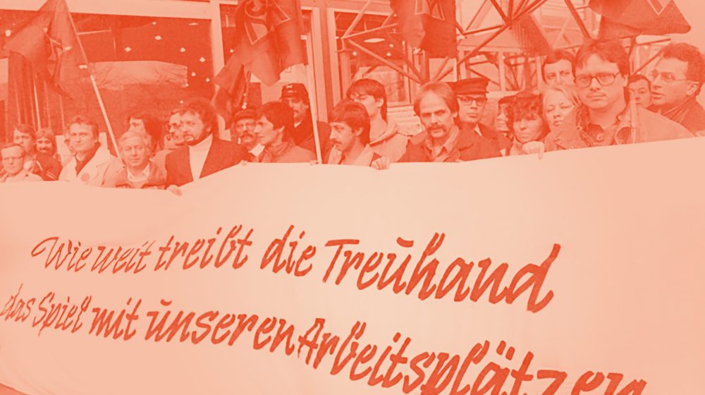 Demonstration der Belegschaft von Maxhütte am Stahl-Standort Unterwellenborn, 1990 (Foto: Bundesarchiv, Bild 183-1990-1219-006 / Franke, Klaus / CC-BY-SA 3.0)