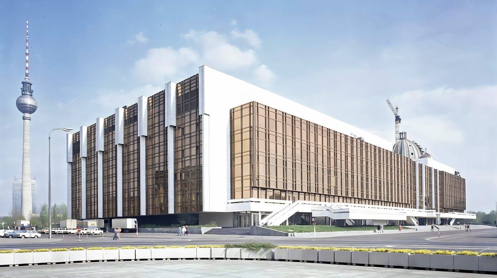 Fernsehturm und Palast der Republik 1978; Foto: Richter, Regine, 1978 