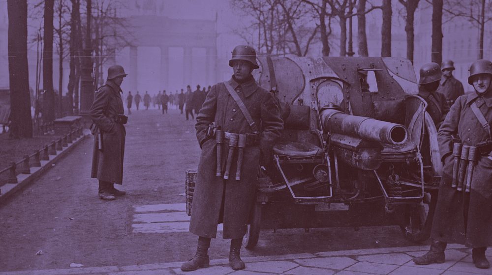Truppen der Brigade Ehrhardt vor dem Brandenburger Tor Foto: Library of Congress, LC-B2- 5154-7