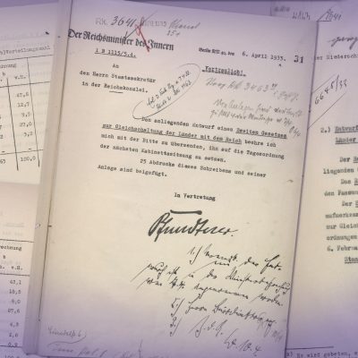 Gesetzestexte vom 07.04.1933 (Foto: BArch R 43-II/1309)