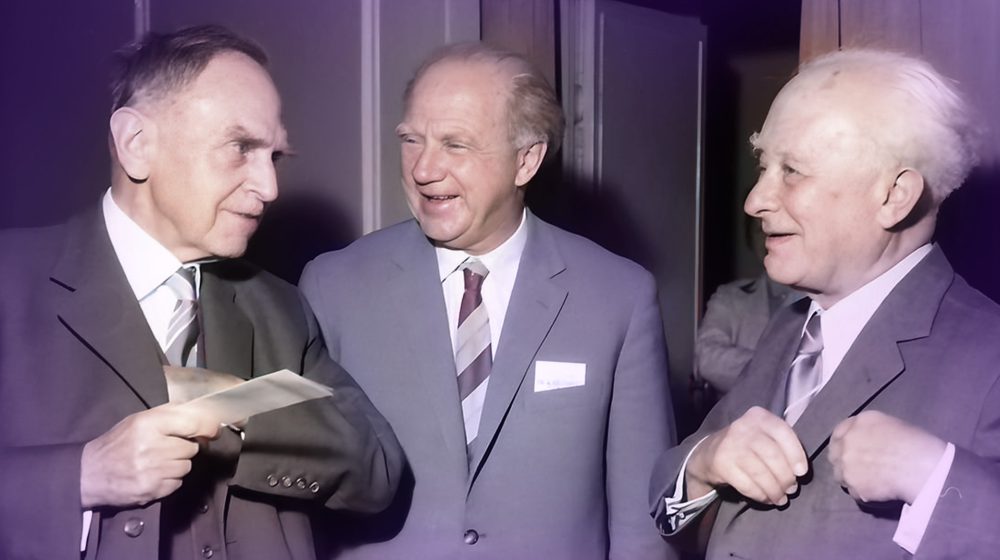 Unter den Unterzeichnern sind die Nobelpreisträger Otto Hahn, Werner Heisenberg und Max Born [digital koloriert] (Quelle: Landesarchiv BW Staatsarchiv Freiburg, CC-BY-SA)  