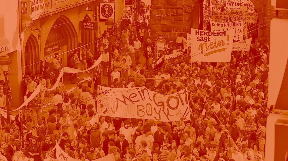 Demonstration gegen die Volkszählung in Freiburg (Quelle: Staatsarchiv Freiburg, Foto: Marlis Decker, CC BY 4.0) 