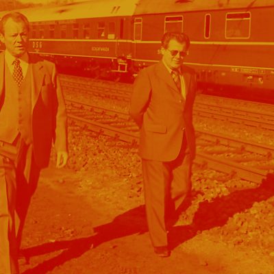 Bundeskanzler Willy Brandt und Günter Guillaume (Quelle: BArch Bild 145 Bild-F042453-0011, CC-BY-SA 3.0, Ludwig Wegmann)