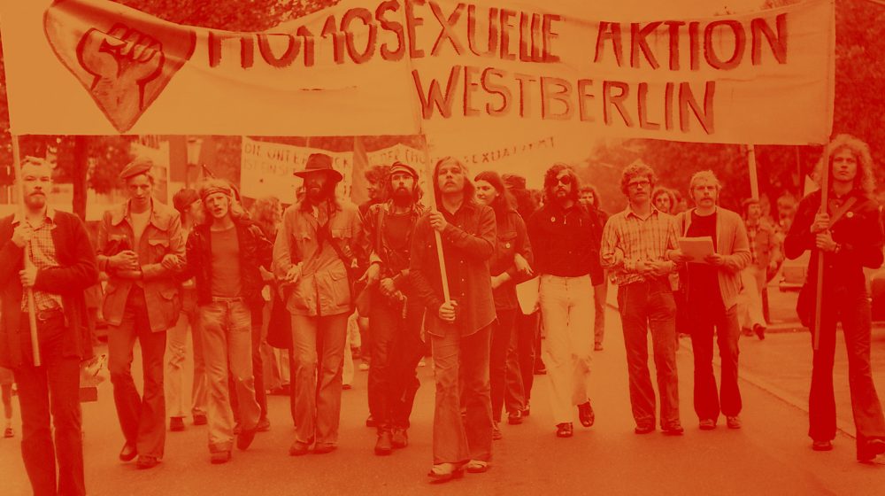 Pfingstdemonstatrion der Homosexuellen Aktion Westberlin (Quelle: Schwules Museum Berlin, CC BY-SA 3.0, Rüdiger Trautsch) 