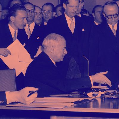 Feierliche Ratifizierung des Deutschlandvertrags im Bonner Palais Schaumburg (Quelle: AKG2774916)