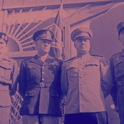 Marschall Schukow, General Eisenhower, Feldmarschall Montgomery und General Lattre de Tassigny am 05.06.1945 (Quelle: akg-images / Voller Ernst / Chaldej)