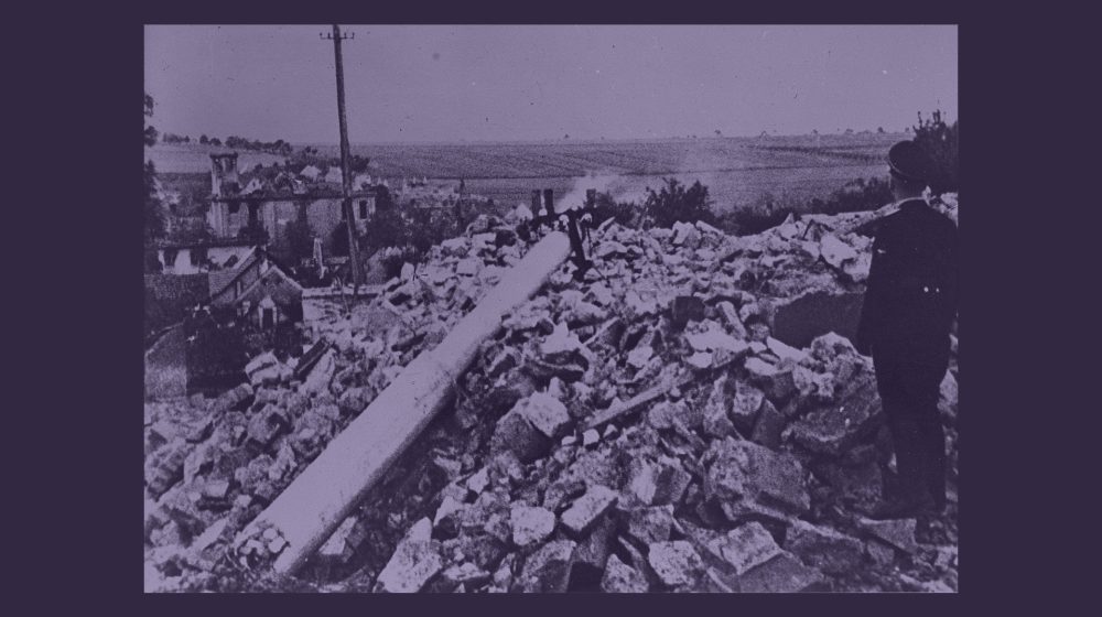 SS-Offizier auf den Ruinen Lidices (Quelle: United States Holocaust Memorial Museum)