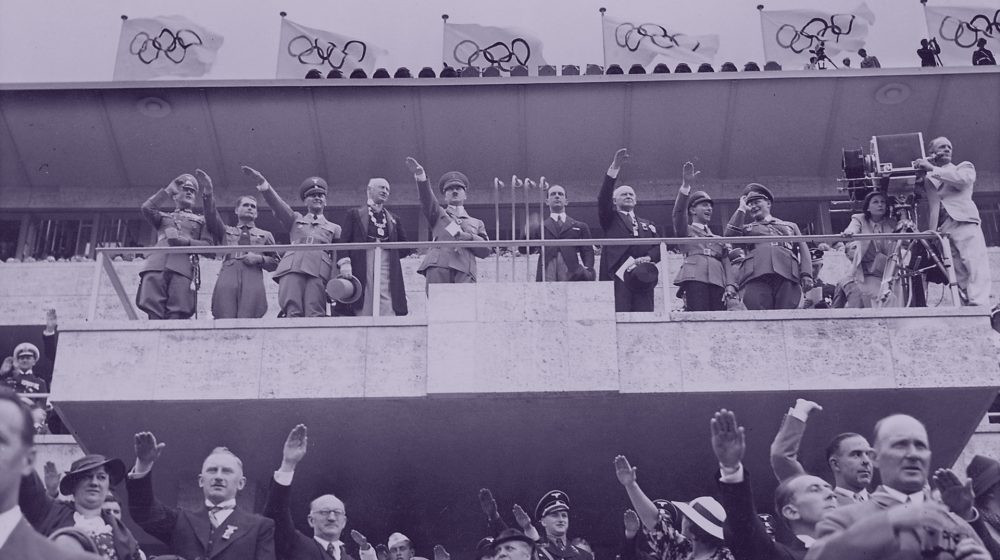 Adolf Hitler eröffnet die Olympischen Spiele (Quelle: akg-images / brandstaetter images)