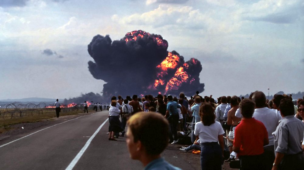 Publikum auf dem Flugfeld (Quelle: Marc Heesters, www.heesters.eu)