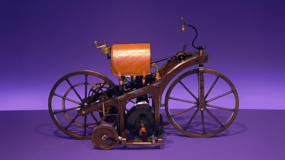 Daimler-Reitwagen im Mercedes Benz-Museum (Quelle: Wladyslaw, CC BY-SA 2.0)