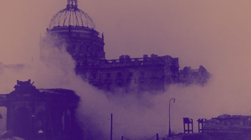 Sprengung des Stadtschlosses (Quelle: akg-images)