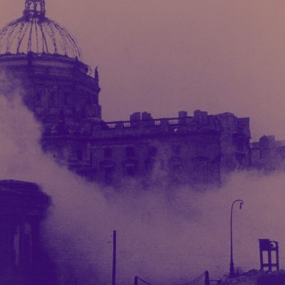 Sprengung des Stadtschlosses (Quelle: akg-images)