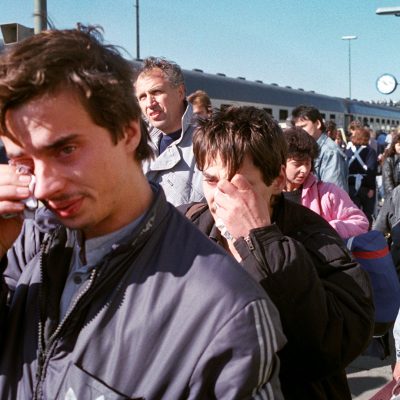 Aus der Prager Botschaft nach Hof in Oberfranken gebrachte DDR-Flüchtlinge (Quelle: akg-images / picture alliance / Kai-Uwe Wärne)