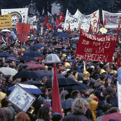 Bonner Demonstration mit 300.000 Teilnehmern (Quelle: Nationaal Archief / Bogaerts, Rob / Anefo)