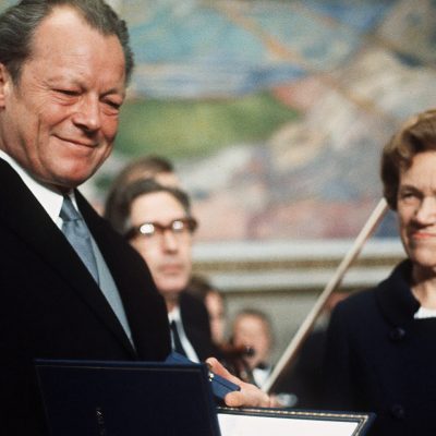 Willy Brandt bei der Verleihung des Friedensnobelpreises (Quelle: akg-images / NTB scanpix / Thorberg, Erik)