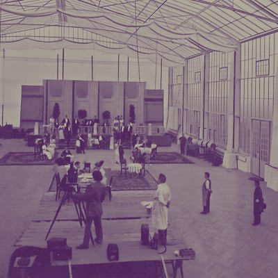 Filmbauten im Glashaus (Quelle: „Vom Werden deutscher Filmkunst – der Stumme Film“, Cigaretten-Bilderdienst)