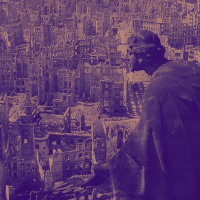 Blick vom Rathausturm auf Dresden 1945 (Quelle: Richard Peter, Deutsche Fotothek, CC BY-SA 3.0 DE)