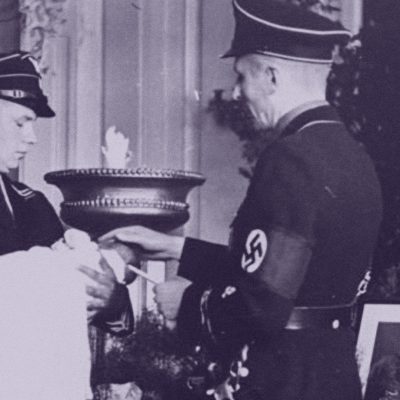 „Namensweihe“ vor SS-Standarte 