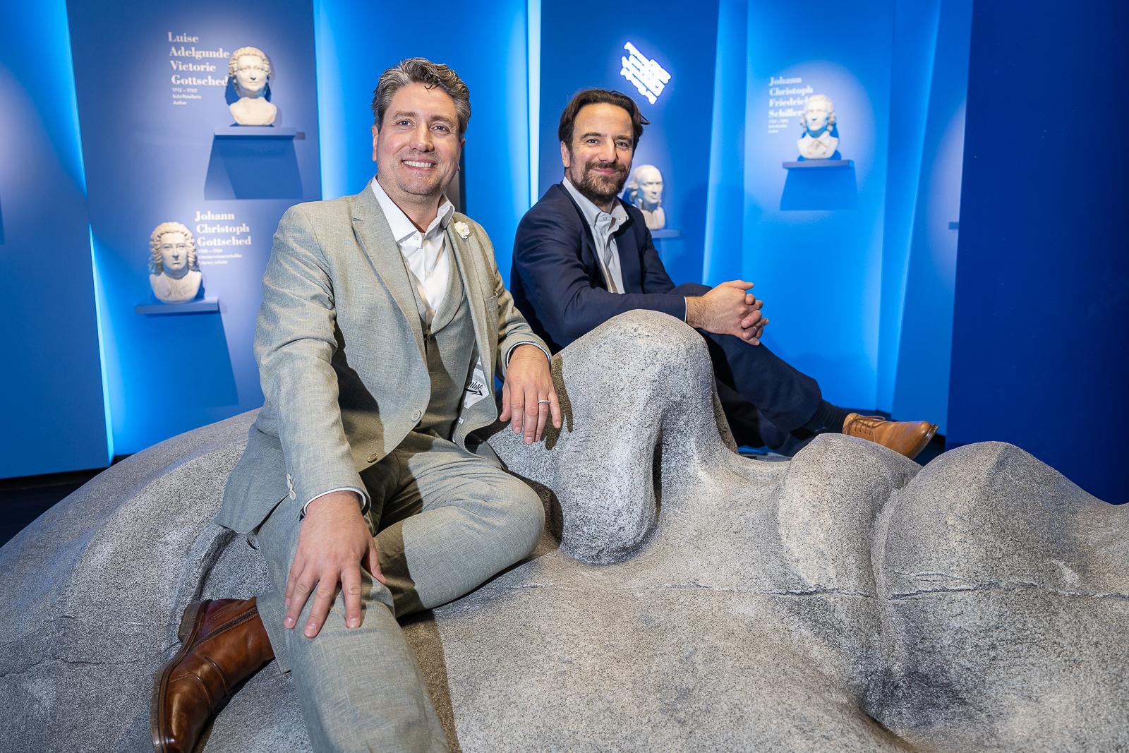 Chris Lange und Direktor Robert Rückel im Deutschlandmuseum im Raum der Epoche Aufklärung