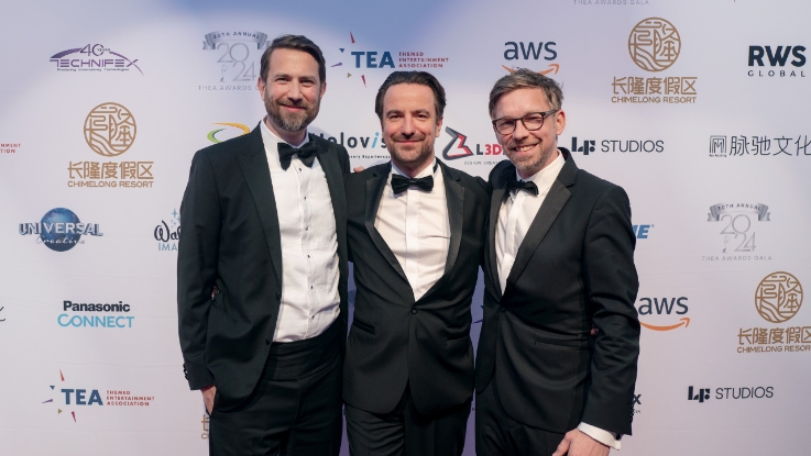 Direktor Robert Rückel mit Jonas Kartenbeck und Constantin Bänfer