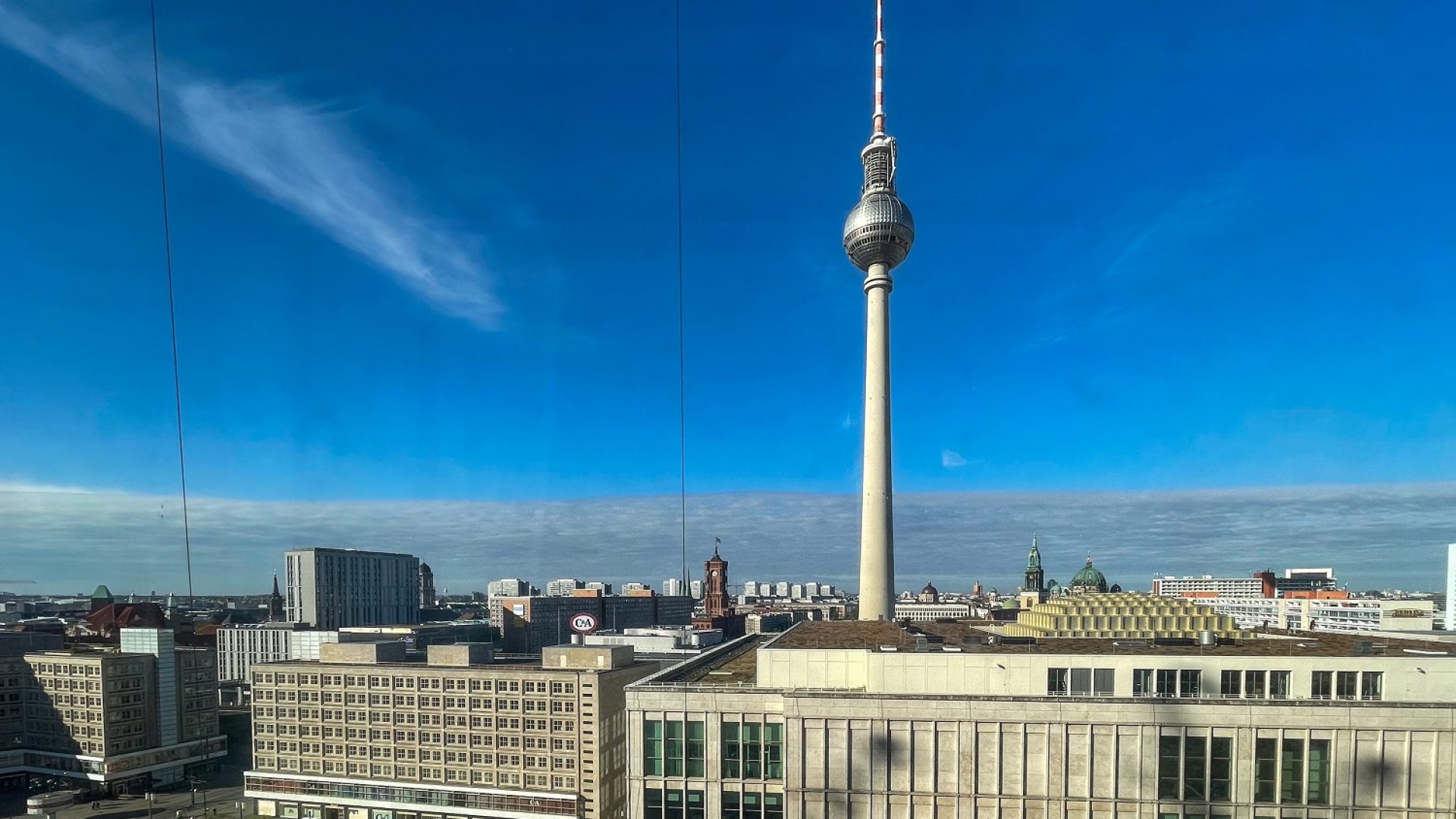 Zwei-Staaten-Fernsehturm-Photograph-by-Mike-Peel-www Zwei-Staaten-Fernsehturm-Photograph-by-Mike-Peel-www